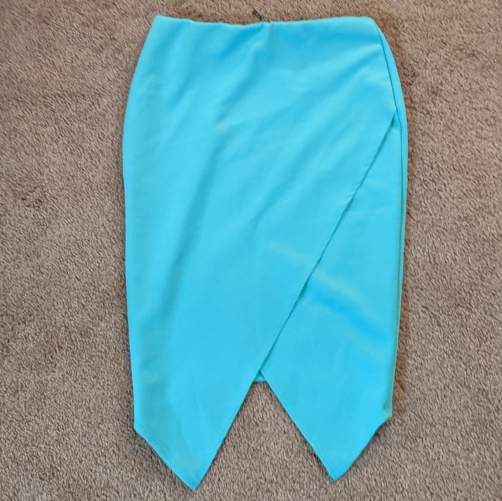 Sky blue pencil skirt 🍁
